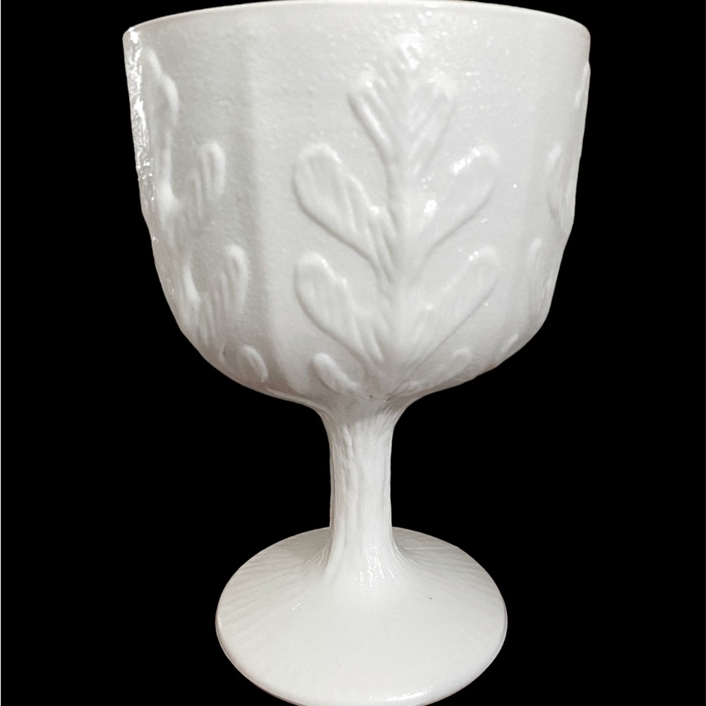 VTG FTD 1975 White Milk Glass Oak Leaf Pedestal Bowl Candy Dish/ Chalice